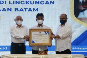 WhatsApp Image 2022-02-24 at 16.05.11 Kepala Badan Pengusahaan Batam (BP Batam), Muhammad Rudi, membuka Sosialisasi Pembangunan Zona Integritas Menuju Wilayah Bebas Korupsi (WBK) dan Wilayah Birokrasi Bersih Melayani (WBBM) di lingkungan BP Batam, pada Kamis 24 Februari 2022 di Balairung Sari BP Batam.