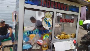 Minyak goreng murah langka