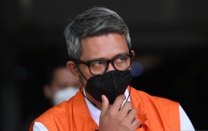 Tuntutan Apri Sujadi
