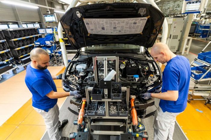 Pabrik Otomotif di Rusia