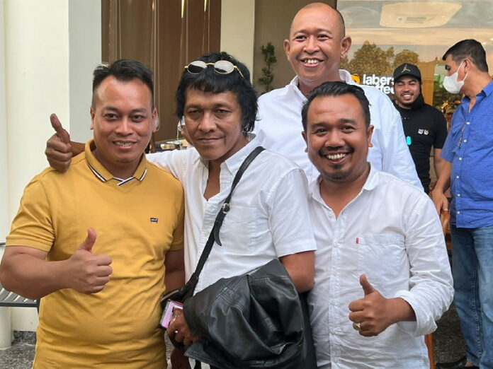 Tambang pasir di Lingga