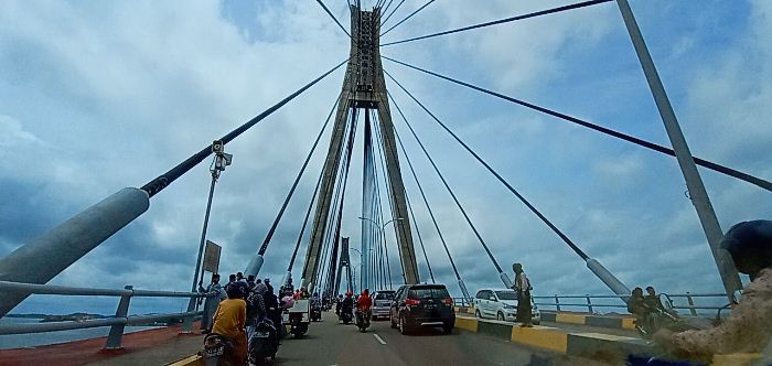Parkir liar jembatan barelang