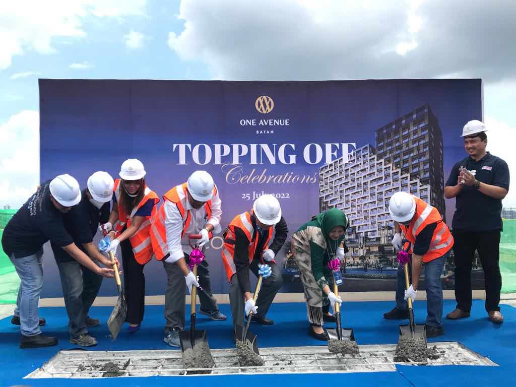One Avenue Batam Topping Off
