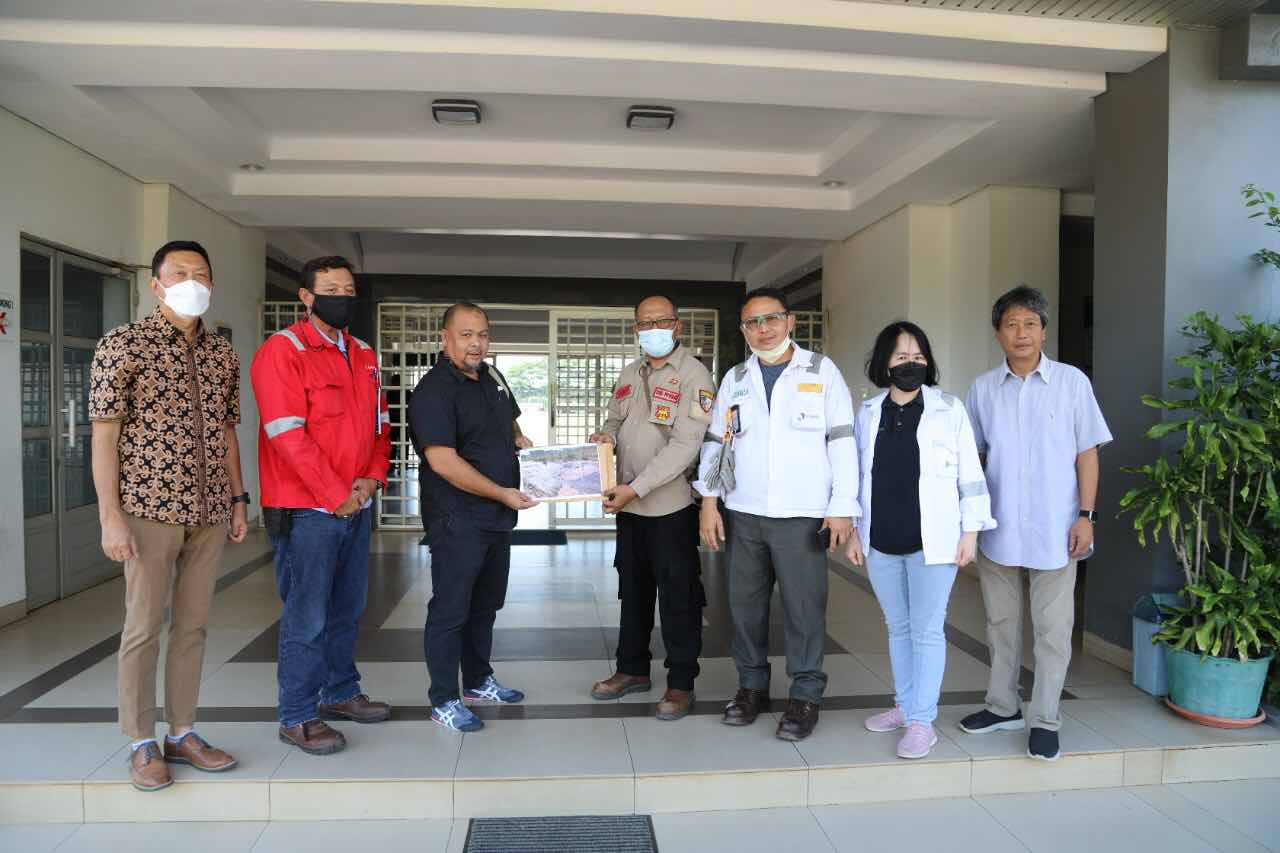 Jalan rusak kawasan kabil