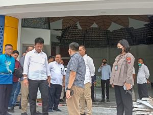 Plafon masjid Tanjak ambruk