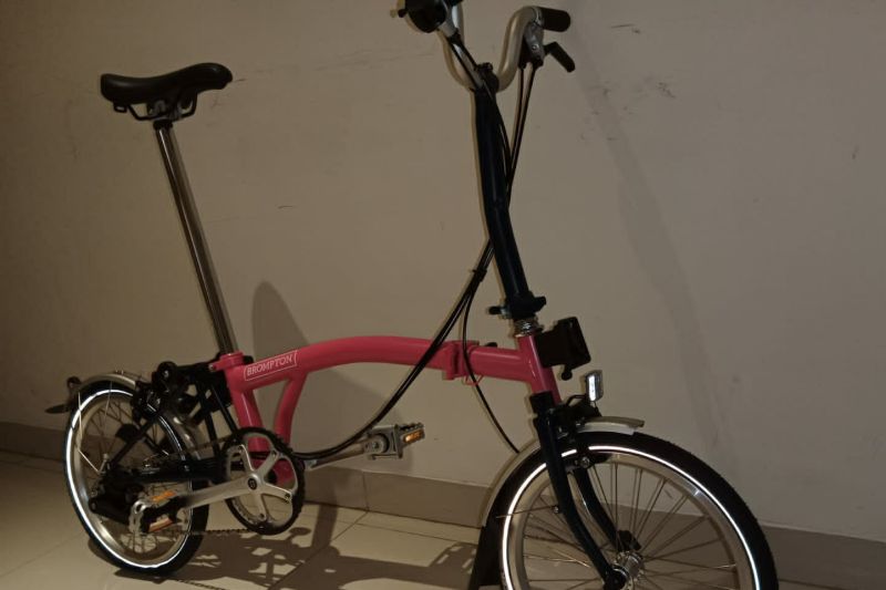 Lelang sepeda brompton