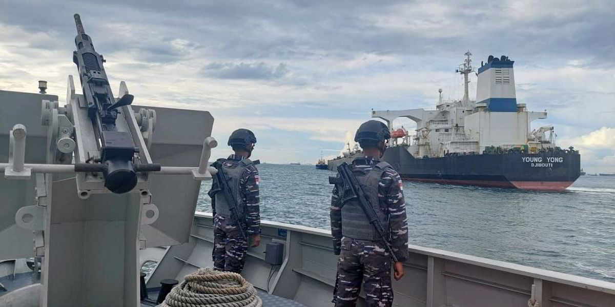VLCC karam di Batam