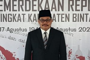 Seragam sekolah gratis