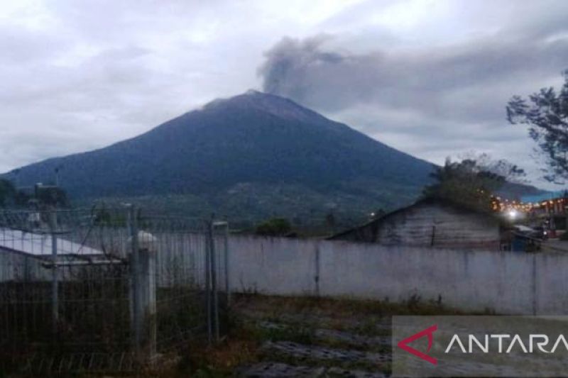 Gunung kerinci erupsi
