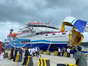 pelayaran perdana kmp bahtera nusantara 03