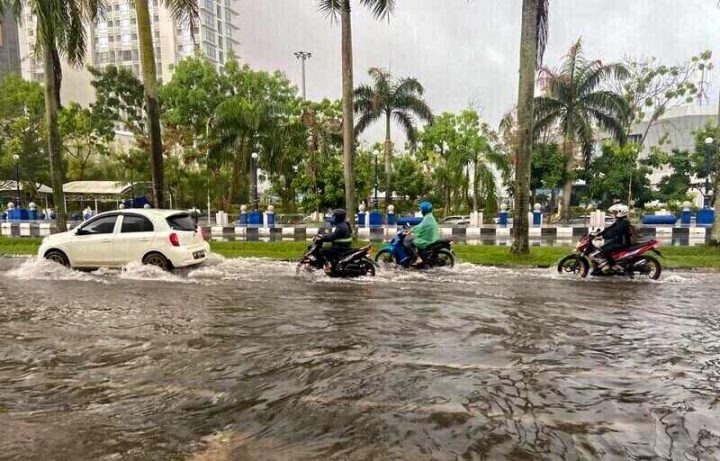 jalan di batam banjir