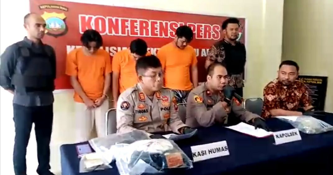 Pengeroyokan polisi di Batam