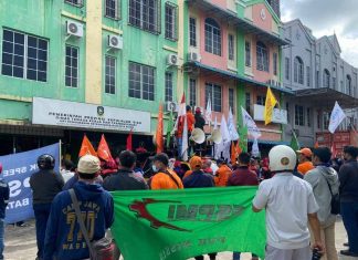 Union protests in Batam
