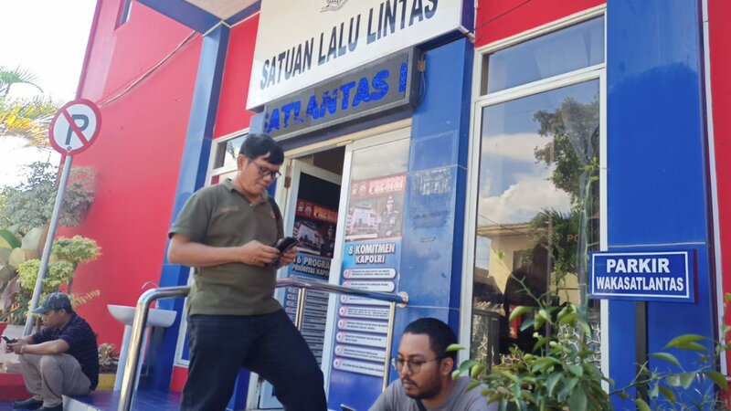Suasana kantor Polresta Barelang, Kota Batam, usai pemeriksaan Lis Darmansyah dan Syamsul Bahrum, Rabu 29 Maret 2023.