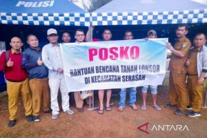 posko bantuan tanah longsor