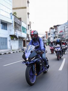 Penggemar motor yamaha R Series