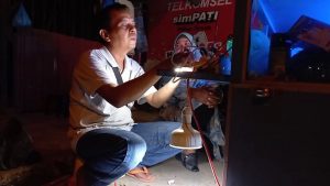 Bohlam lampu rusak Bohlam lampu rusak