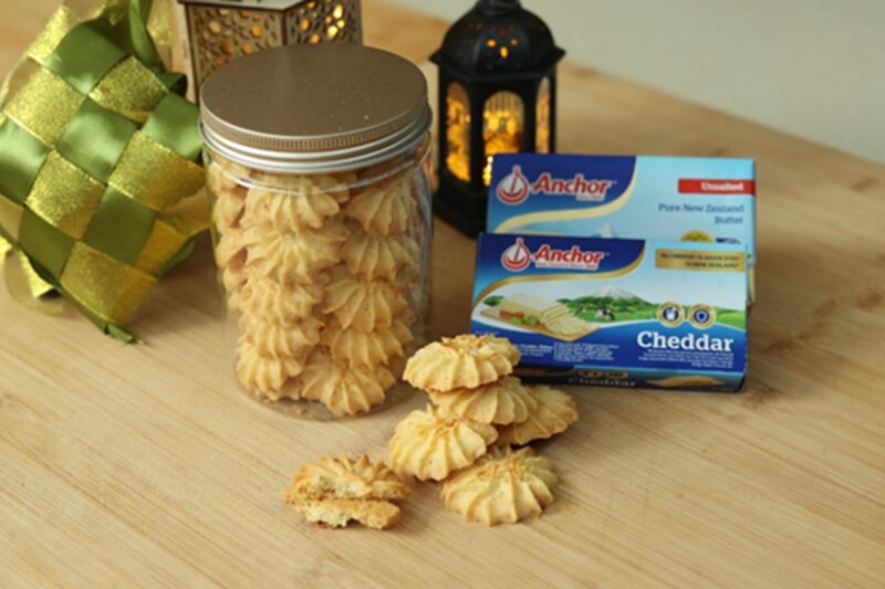 resep kue semprit keju