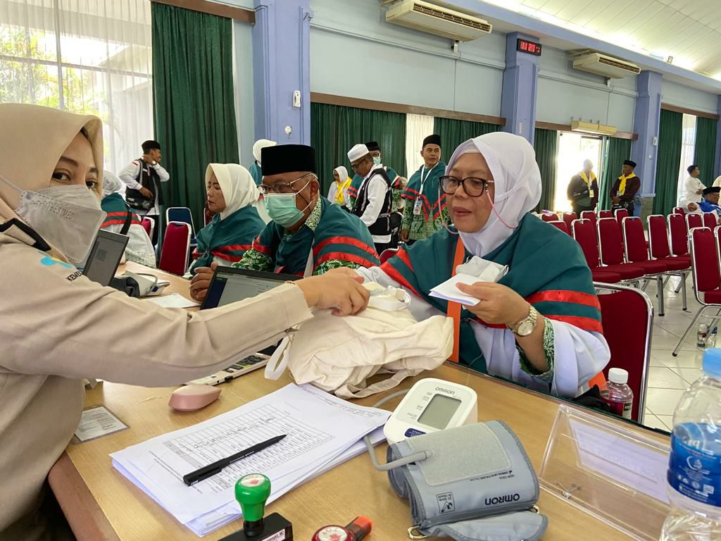 Calon jemaah haji embarkasi batam