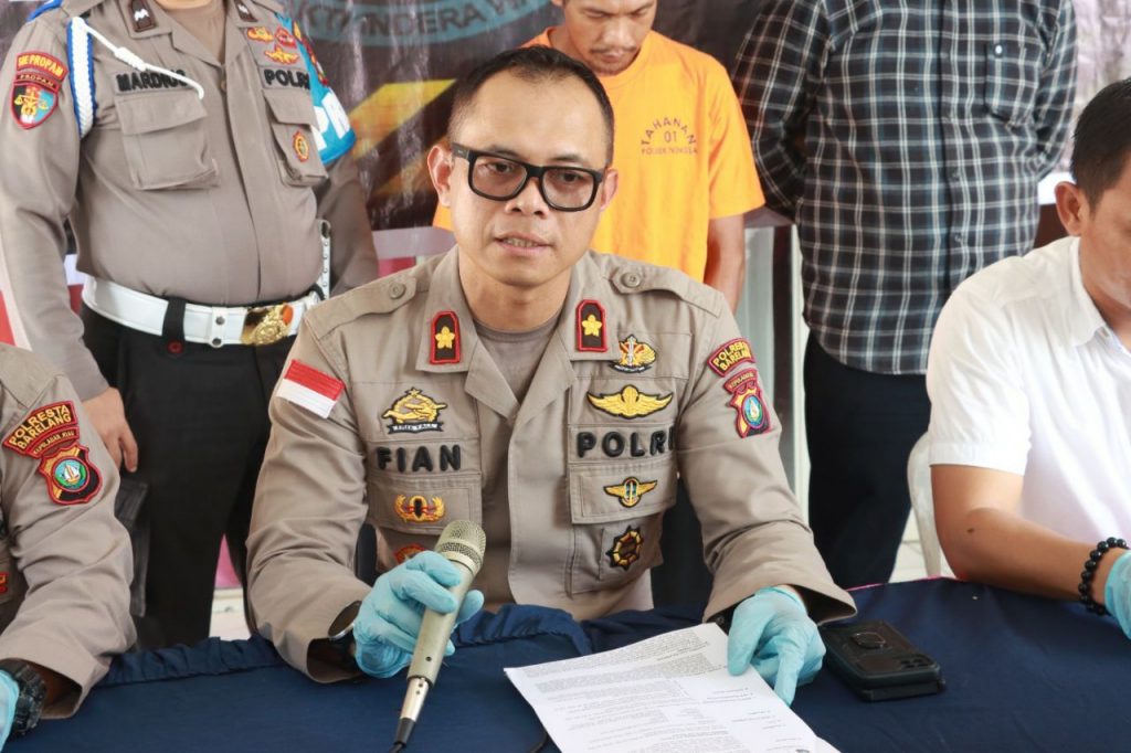 Hamili anak tiri