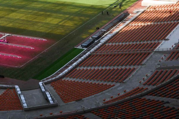 FIFA minta rumput jis diganti