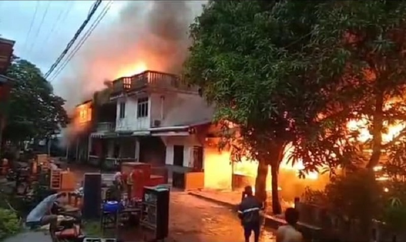 kebakaran di pulau buluh