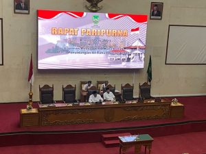 rapat paripurna