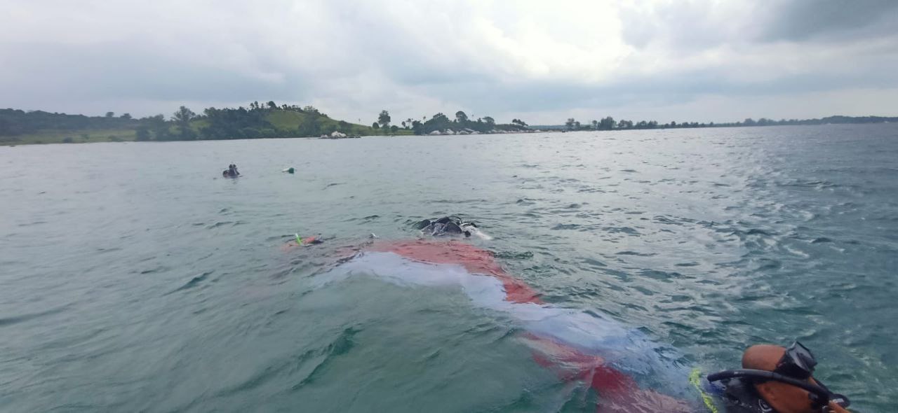 bendera di laut bintan