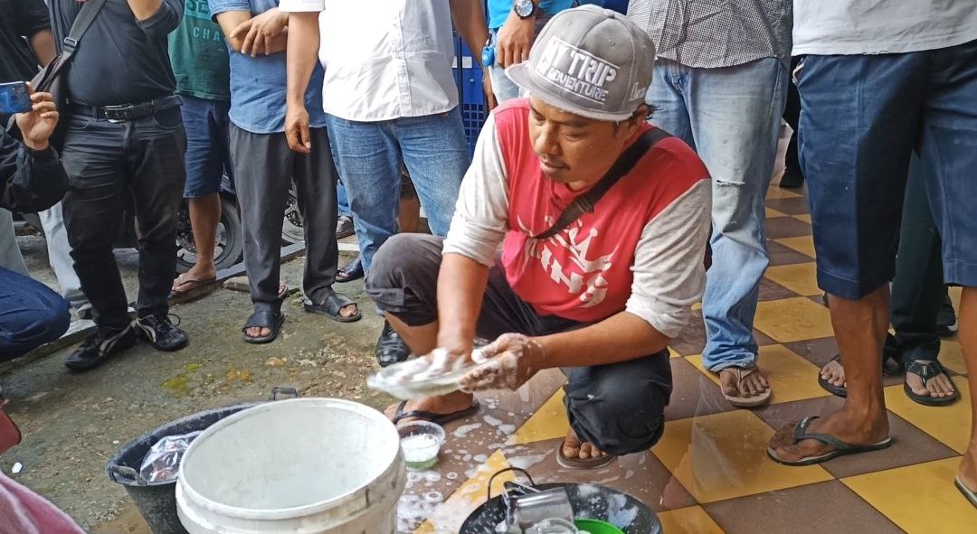 cuci piring di SPAM Batam
