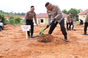 polda kepri tanam pohon