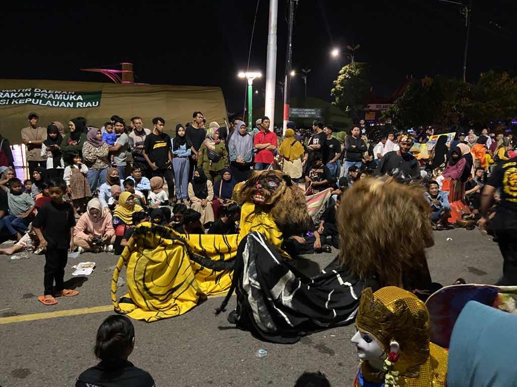 Pawai lampion Tanjungpinang