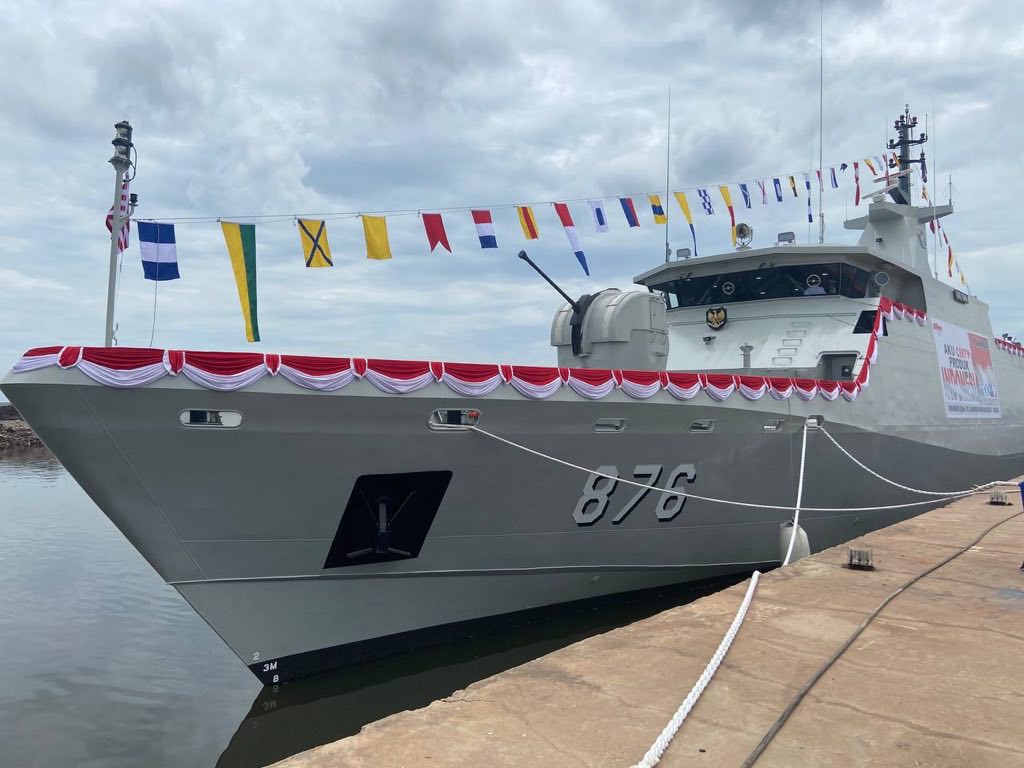 KRI Tuna 876