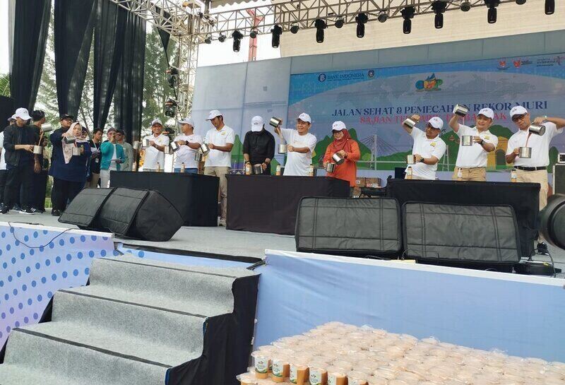 rekor muri teh tarik terbanyak