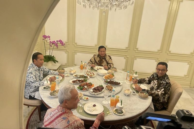 Presiden jokowi makan siang