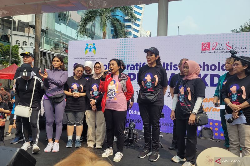 perempuan lawan KDRT