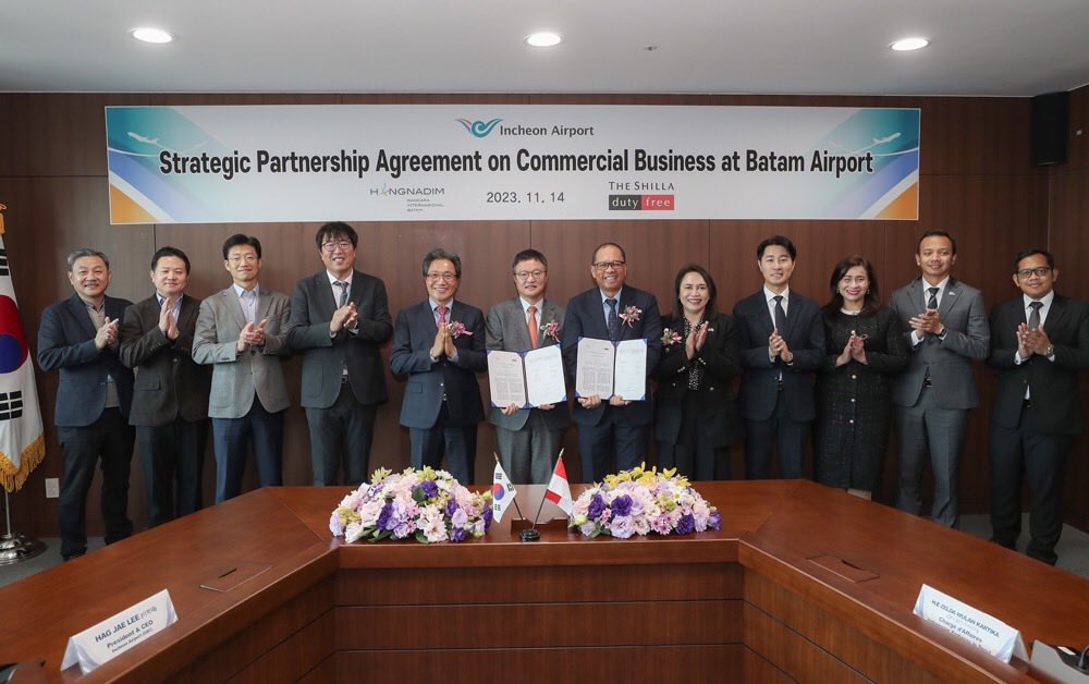 Shilla Bandara Hang Nadim 