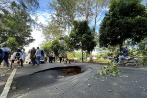 Jalan ambles di Tiban