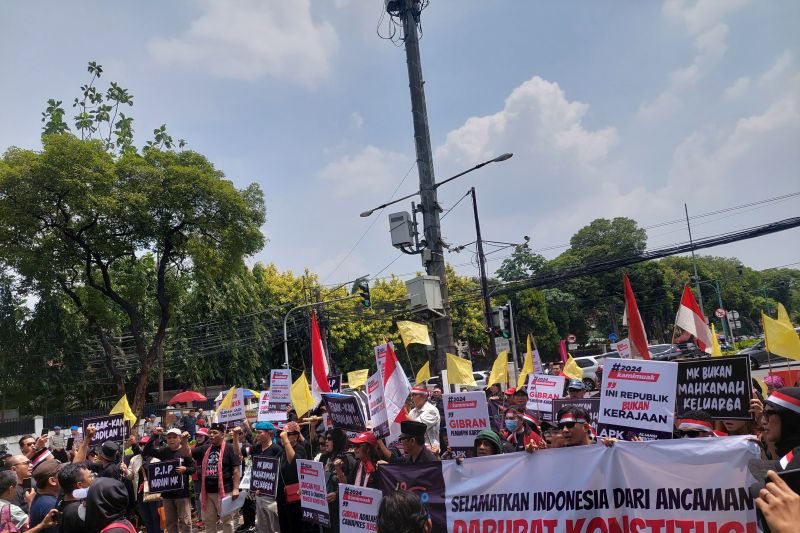 Unjuk rasa di KPU