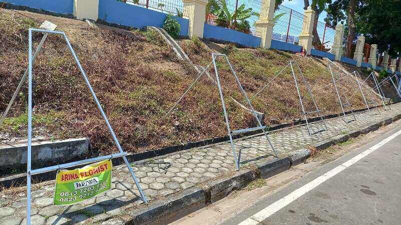 papan bunga warga rempang