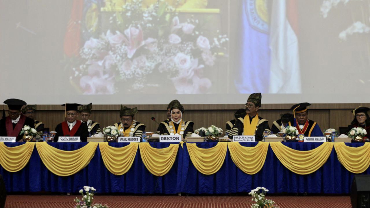 Soerya Respationo guru besar