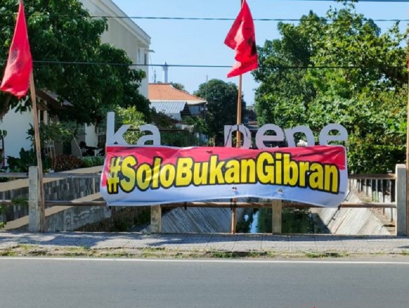 penolakan gibran di surakarta