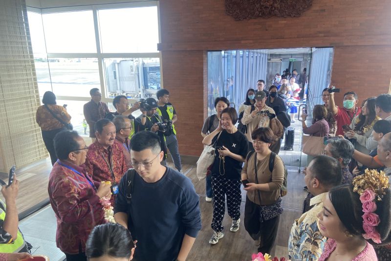 Penerbangan china-bali