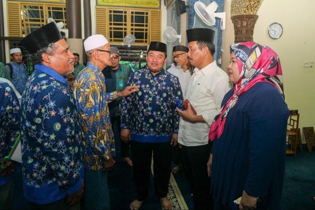 Marlin serahkan insentif
