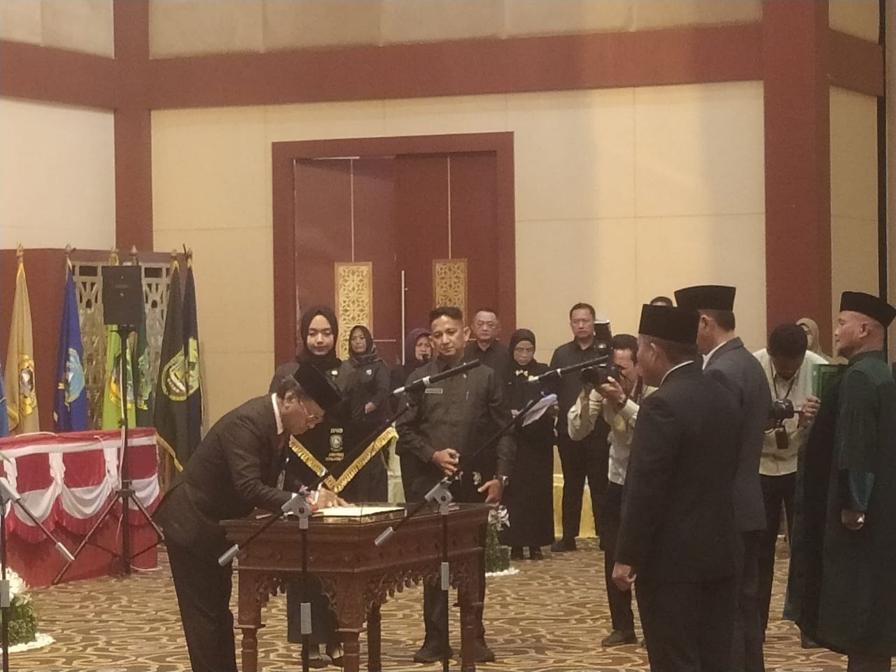 legislatif kepri terjerat korupsi