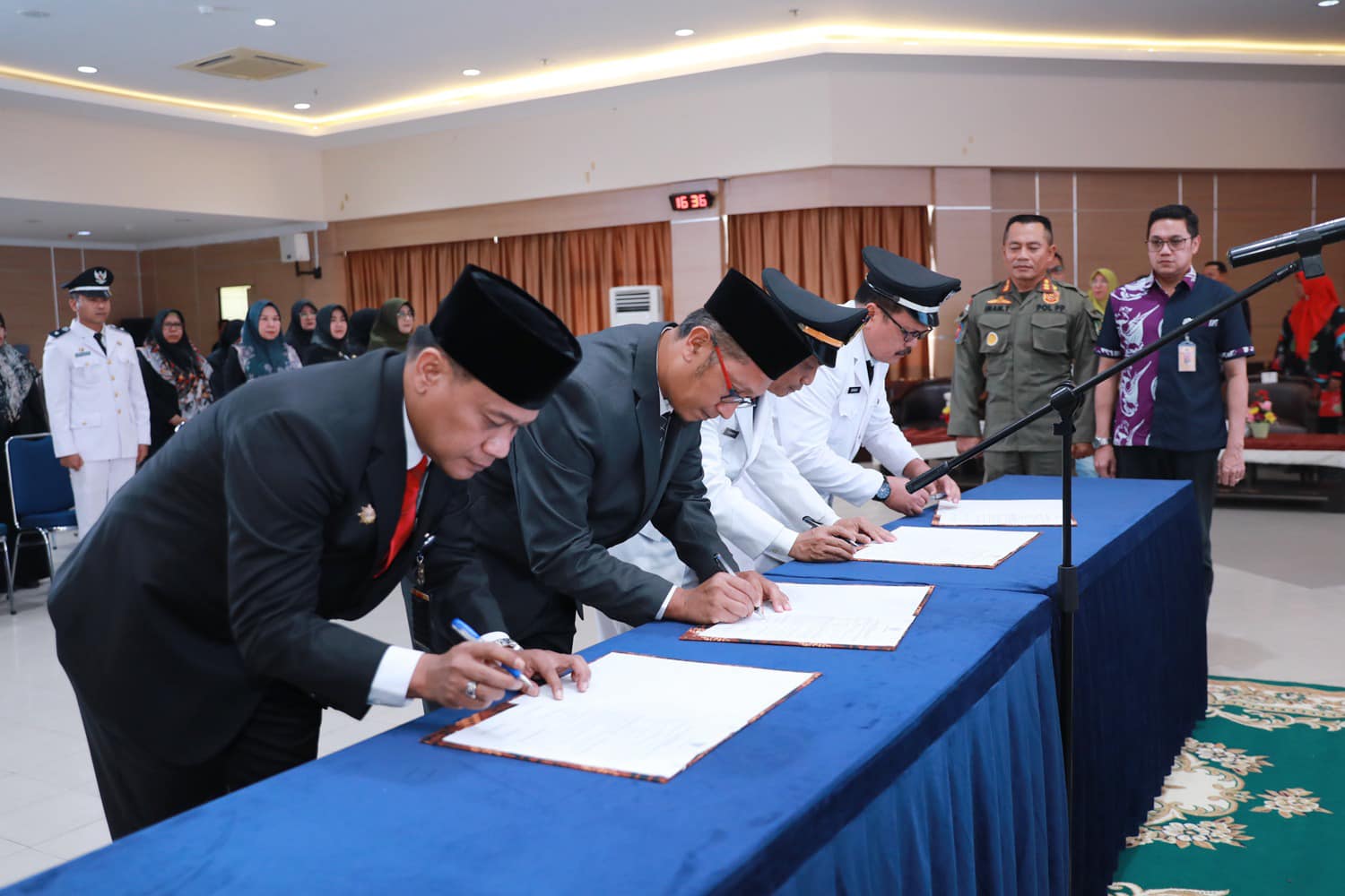 Pelantikan pejabat pemko batam