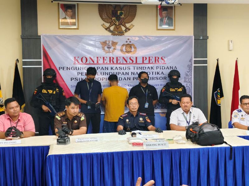 penumpang KM Bukit Raya