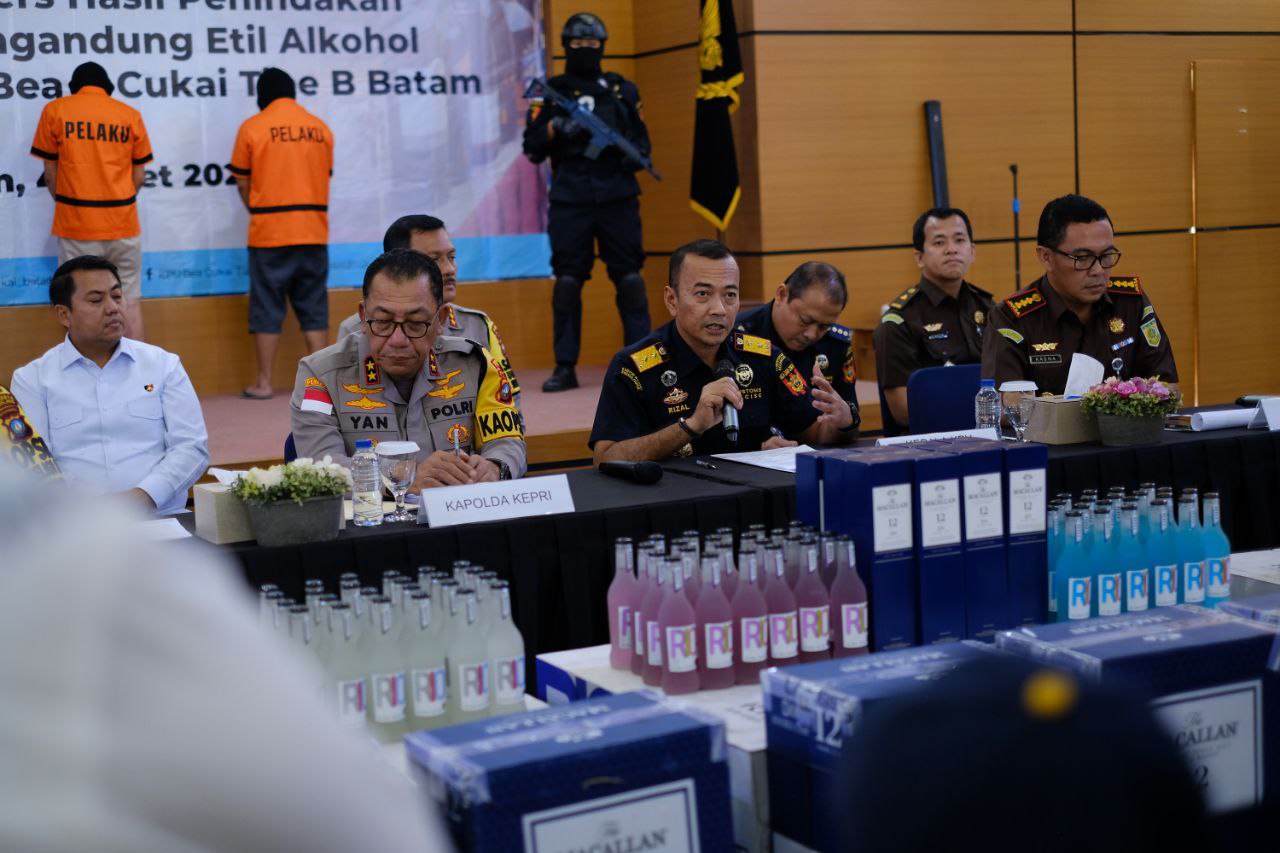 mikol ilegal asal singapura