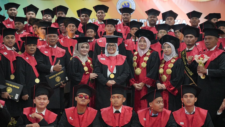 marlin agustina sarjana hukum