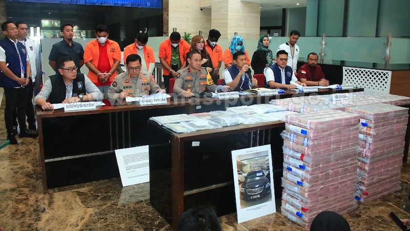 penipuan email palsu