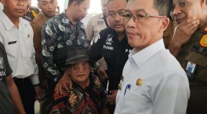 pedagang pasar mengamuk